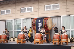 巣南富有太鼓の演奏写真 巣南富有太鼓の演奏写真