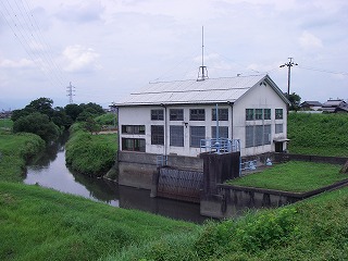 ▲牛牧排水機場の全景写真の画像
