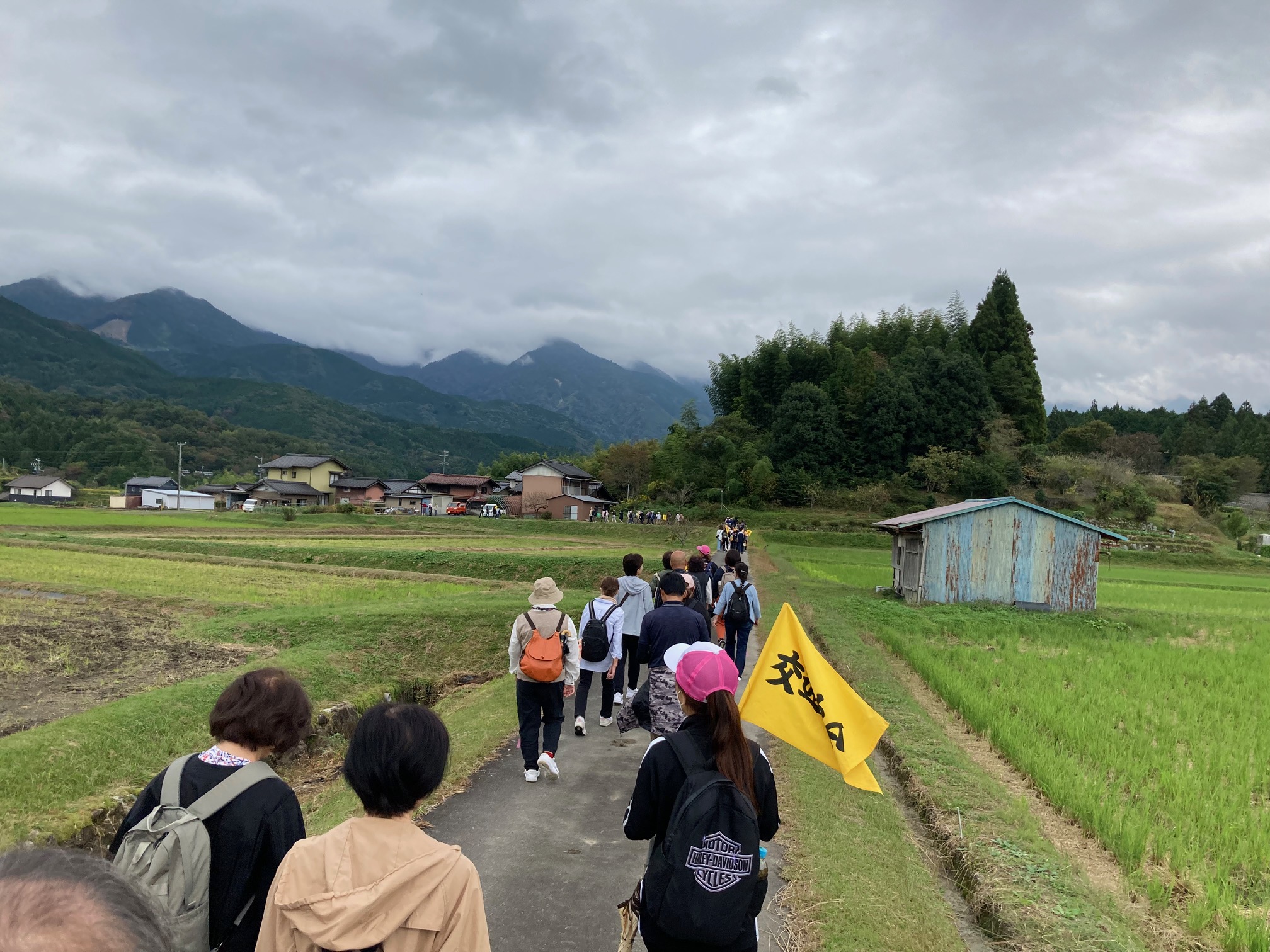 ハイキング中