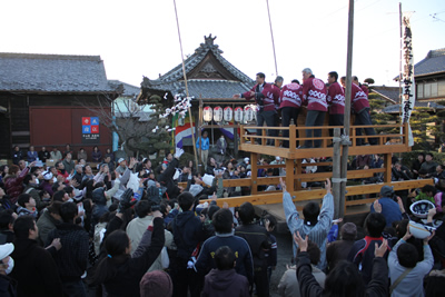 最後に行われる餅まき