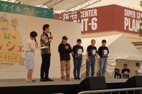 カリンさんと平山浩行さんの写真 カリンさんと平山浩行さんの写真